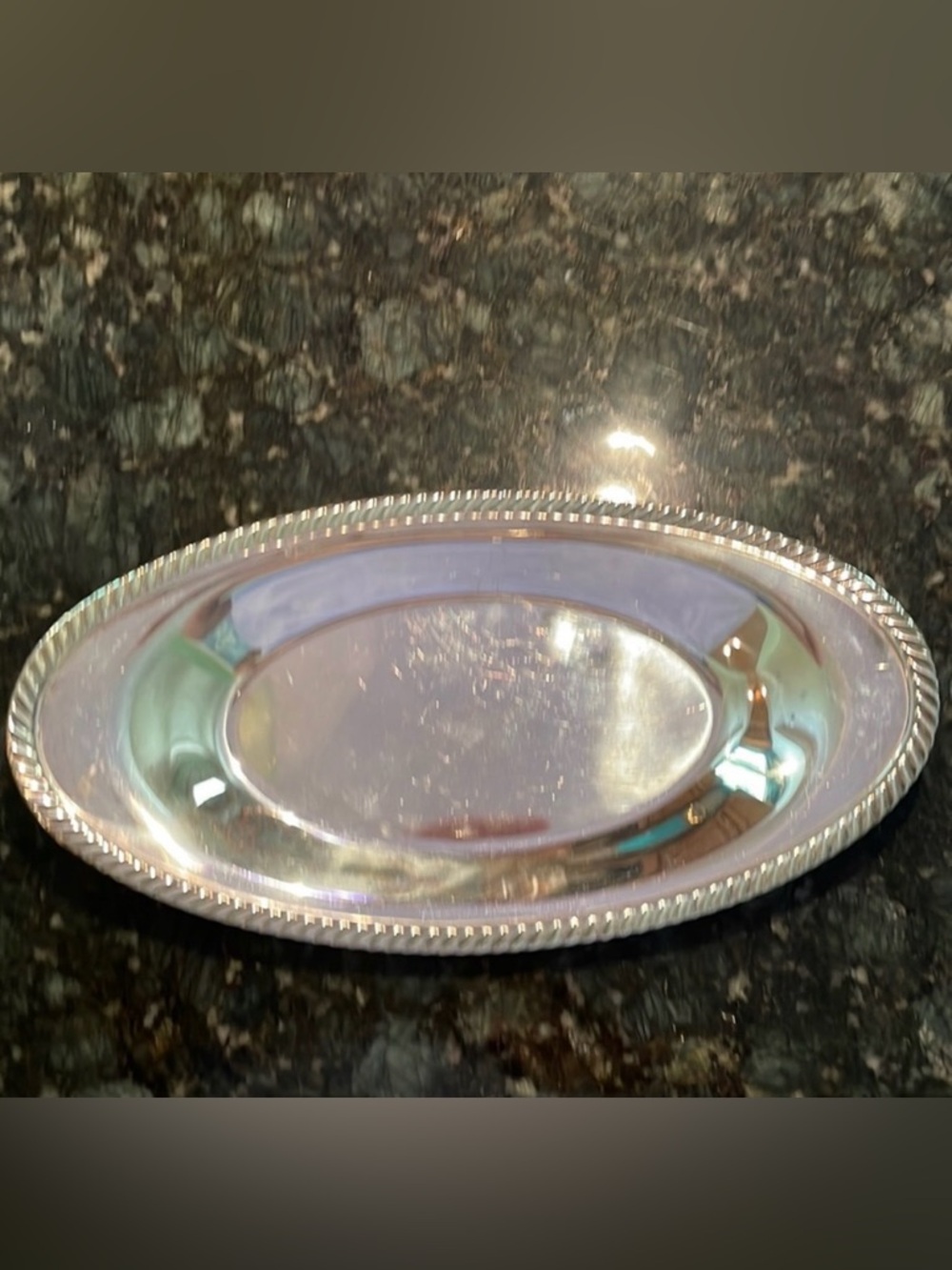 Vintage WM Rogers Silverplate oval bread serving Tray